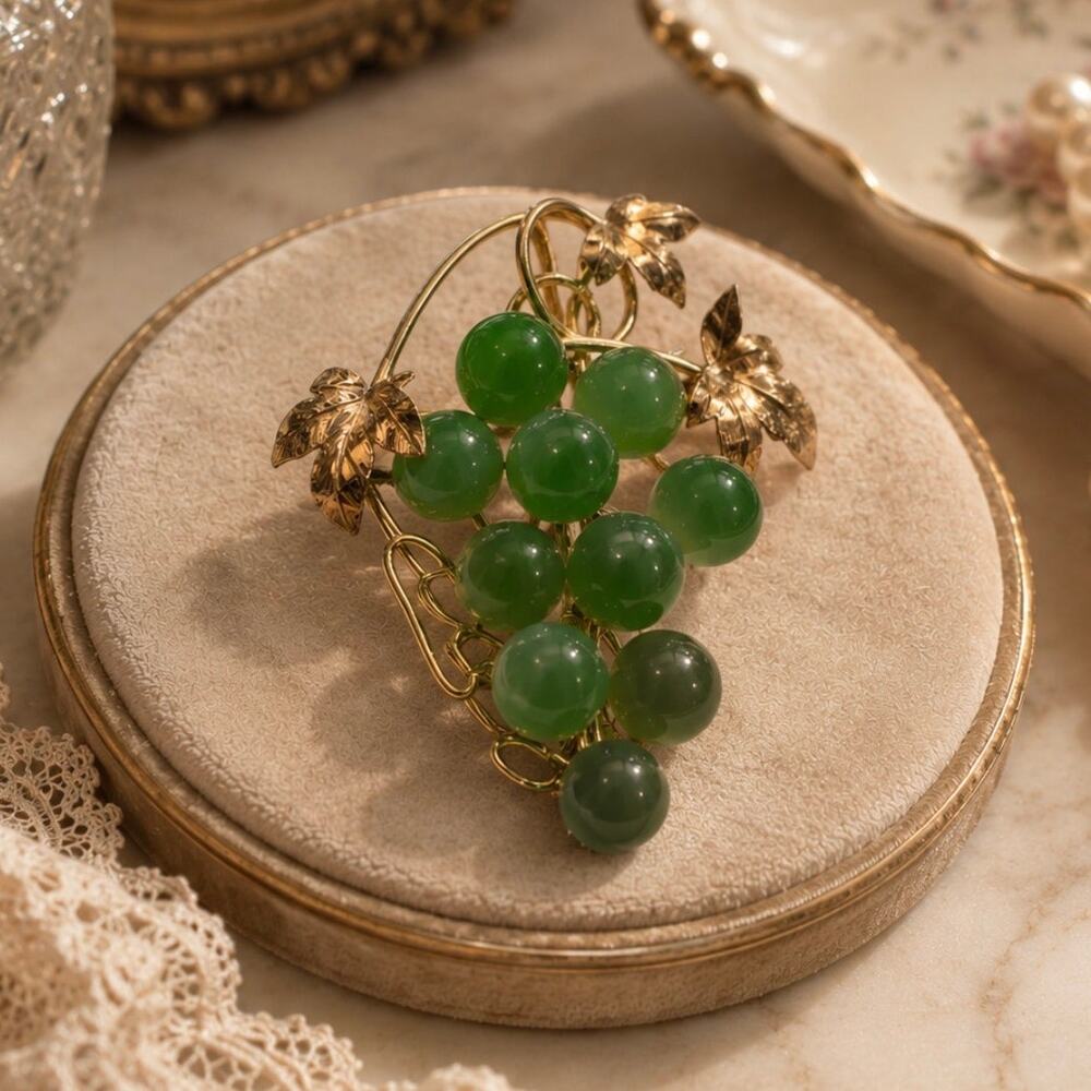 14K Gold, Jadeite Grape Cluster, Pendant, Brooch, 1950s Hong Kong, Handcrafted